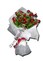 14 şubat sevgililer günü için hazırlanmış 21 adet kırmızı gülden oluşan şık bir gül buketi.Çiçek sadece İzmir için gecerlidir.<br><img src=../UserMods/indirim.gif><br>